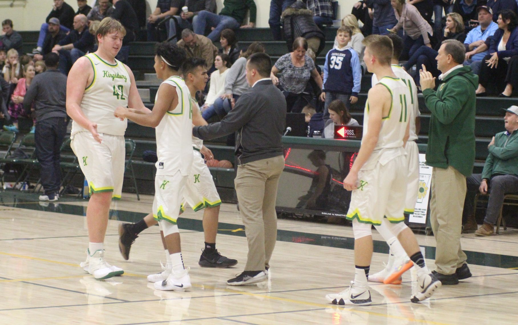 Kingsburg tops CVC